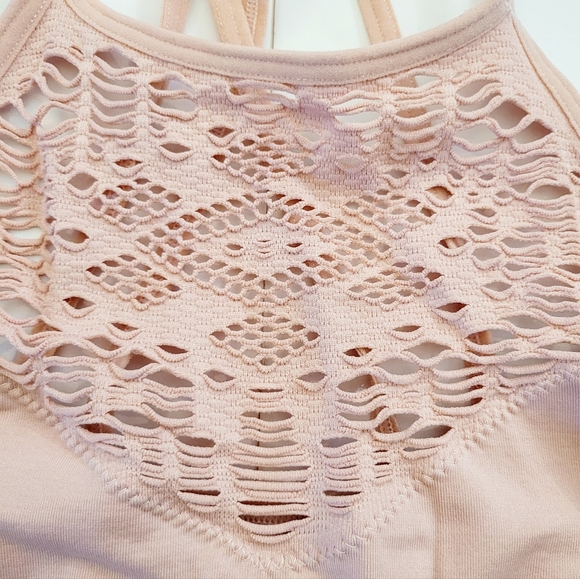 NWOT Pink Cropped top - Picture 3 of 6